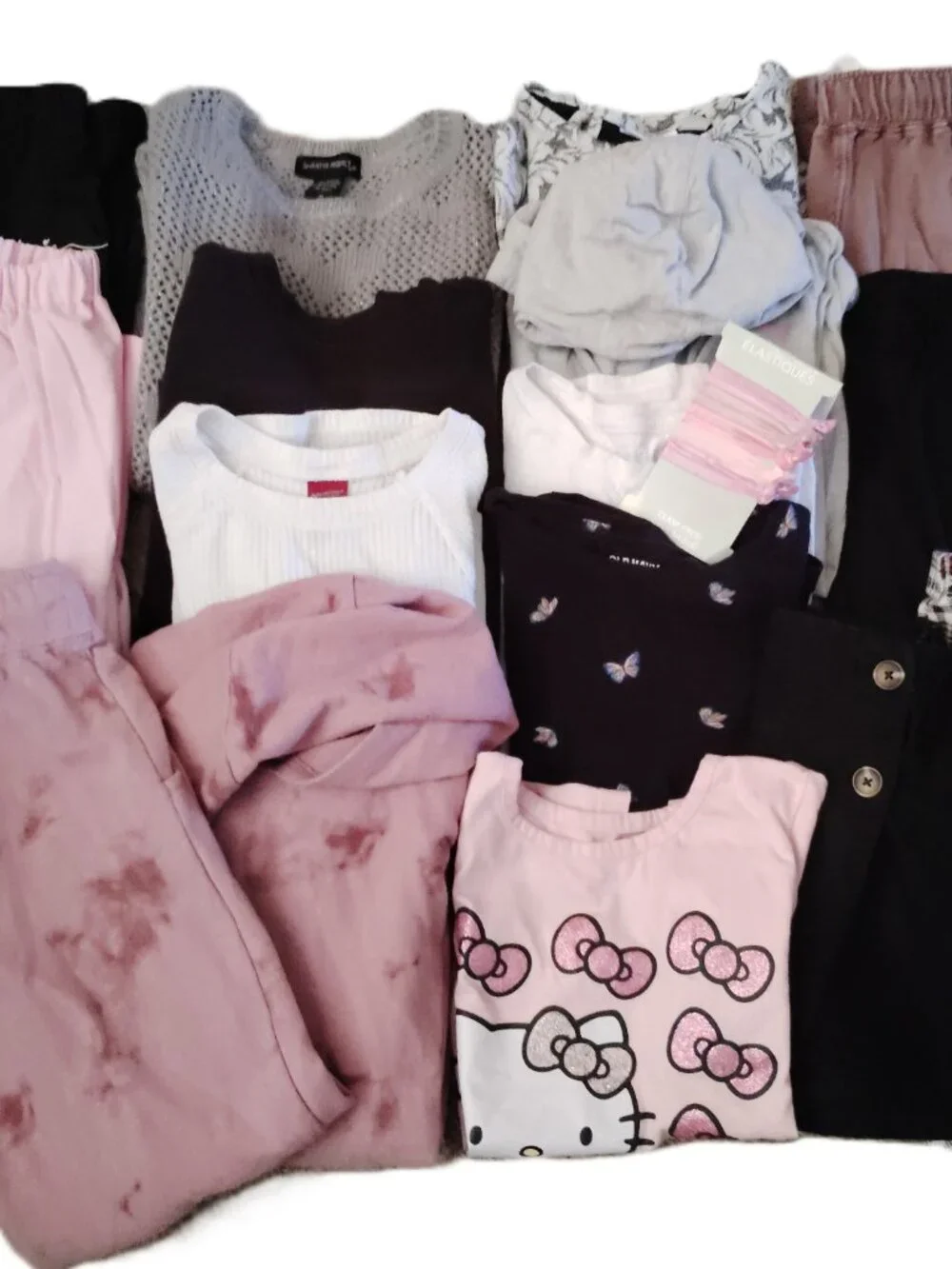 HUGE LOT CLOTHES TOPS PANTS HOODIE OUTFITS OLD NAVY HELLO KITTY~GIRLS SIZE M 7-8
